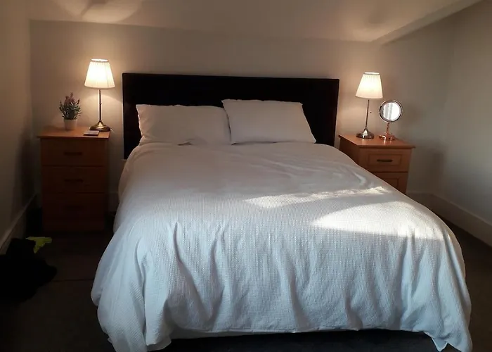 Mature 4 Bedroom With Relaxing Garden And Wonderful Views * Carlow