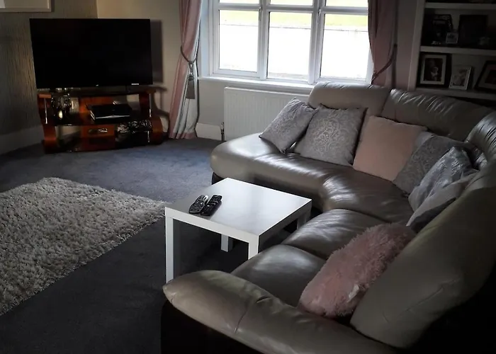 Hébergement de vacances Mature 4 Bedroom With Relaxing Garden And Wonderful Views *